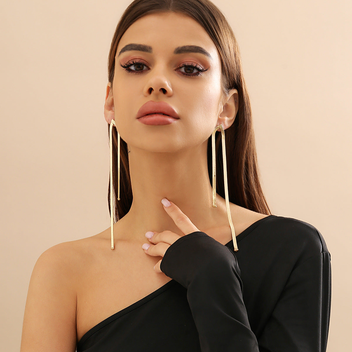 Дамски обеци Gold Alma SS25-https://detail.1688.com/offer/760214723774.html?_t=1745827539170&spm=a2615.7691456.co_0_0_wangpu_score_0_0_0_0_0_0_0000_1.0-Thedresscode