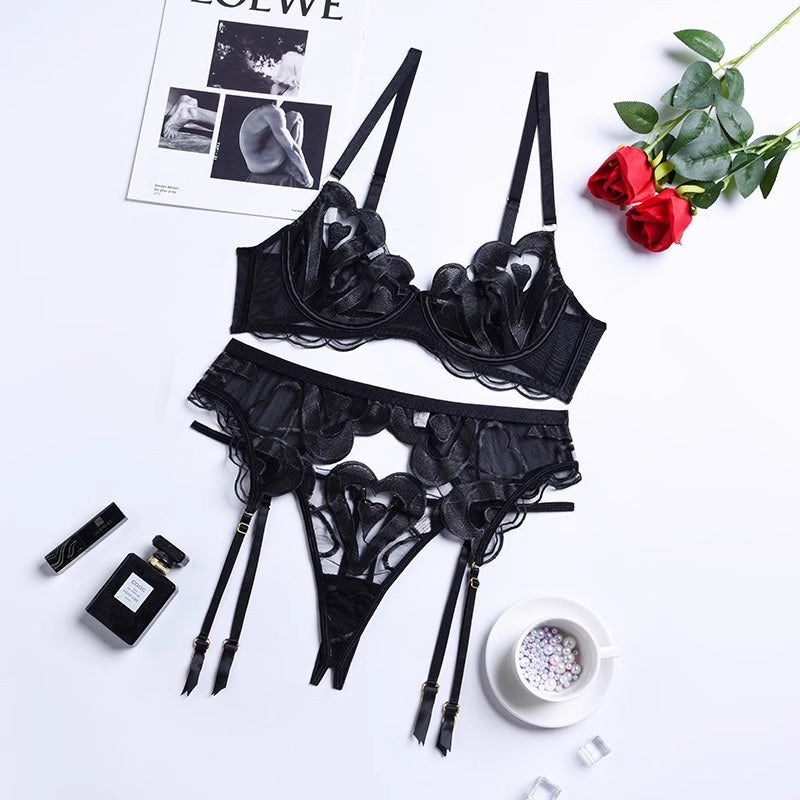 Дамски комплект бельо Black Heart SS25-Дамски комплект бельо от три части Black Heart 24'-Thedresscode