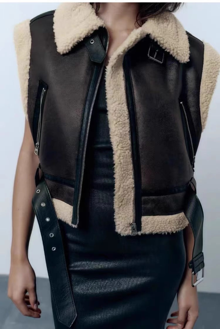 Дамски елек с каракул Winter Vibe SS25-Дамски елек с каракул Winter Vibe 24'-Thedresscode