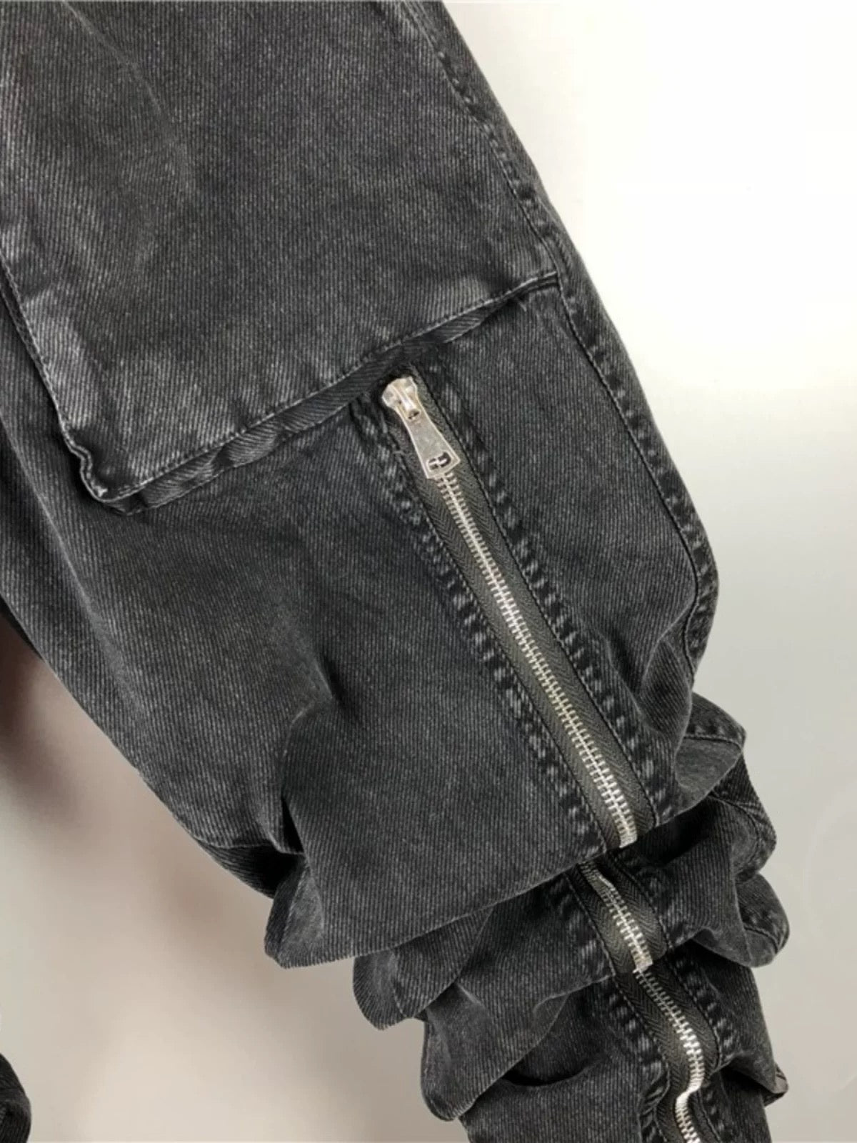 Мъжки панталон Denim zipper SS24-https://shorturl.at/ZOpL3-Thedresscode