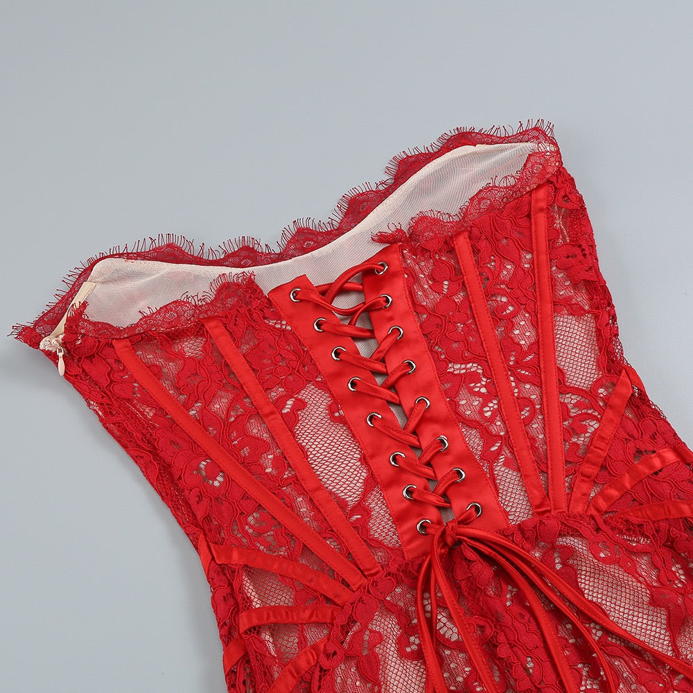 Дамска рокля Red Rosel FW 2026-Асиметрична дантелена мини рокля Red Rosel 24'-Thedresscode