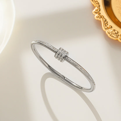 Дамска гривна Éclat d’Or SS25-https://detail.1688.com/offer/640594566413.html?_t=1745578432881&spm=a2615.7691456.co_0_0_wangpu_score_0_0_0_0_0_0_0000_1.0-Thedresscode