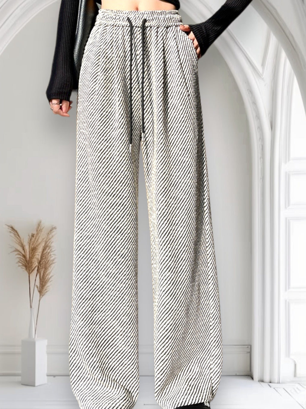 Дамски панталон Stripless SS25-Дамски ленен панталон Embroidered Lace 24'-Thedresscode