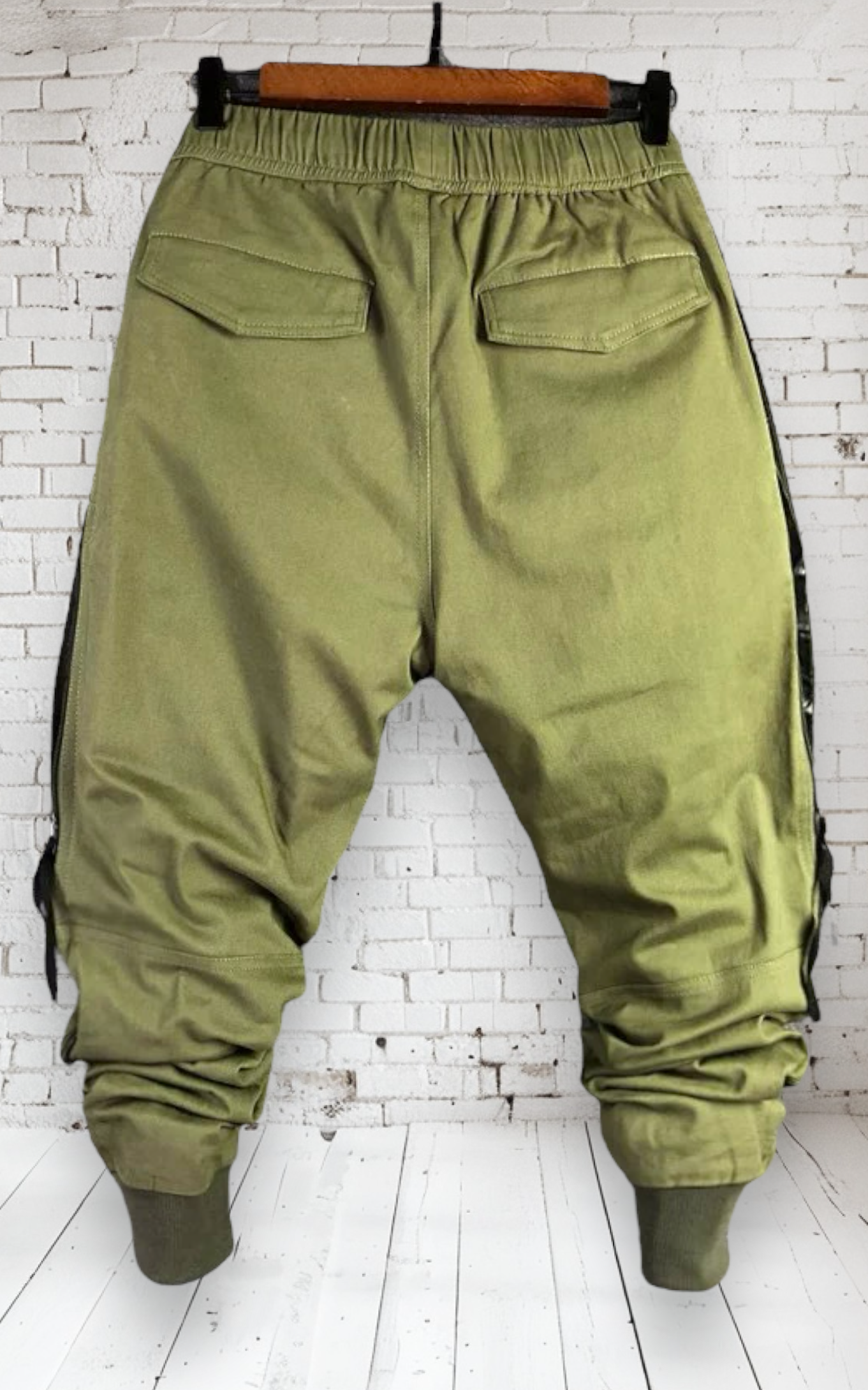 Мъжки панталон Cargo zipper SS25-https://shorturl.at/SdX0c-Thedresscode