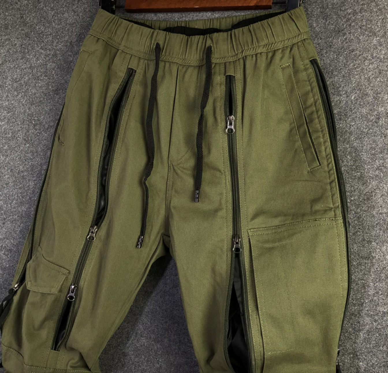 Мъжки панталон Cargo zipper SS25-https://shorturl.at/SdX0c-Thedresscode