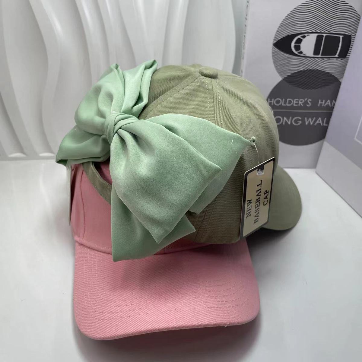 Дамска шапка Mint Bow SS26